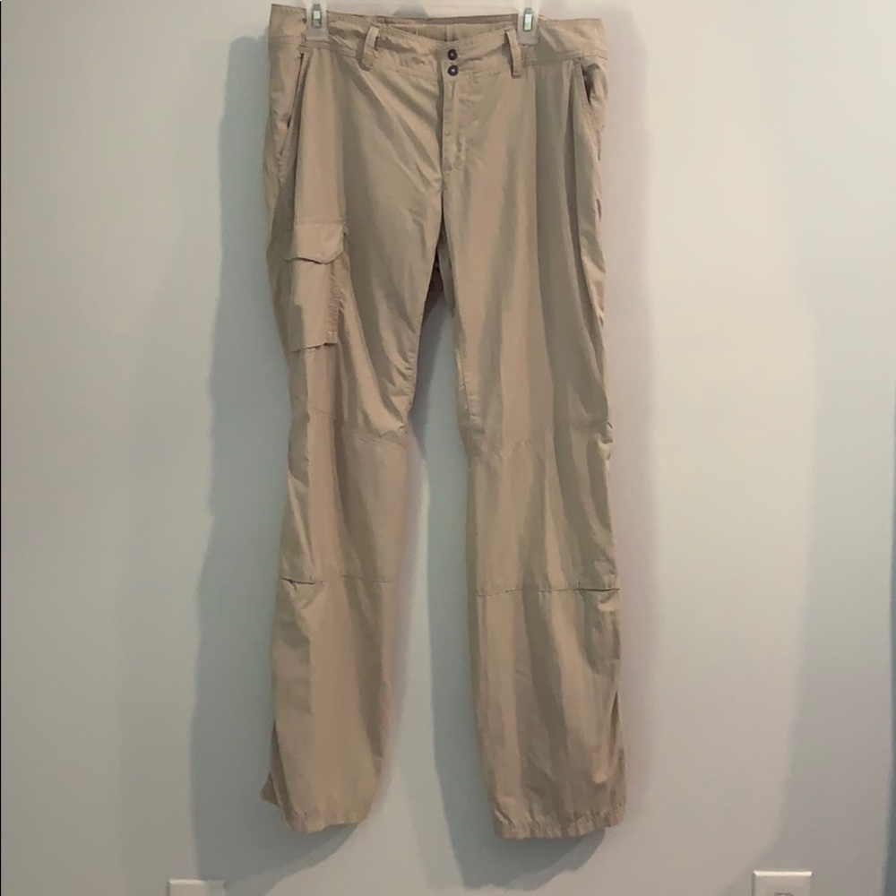 Columbia Omni shade hiking pants sz 12 like new